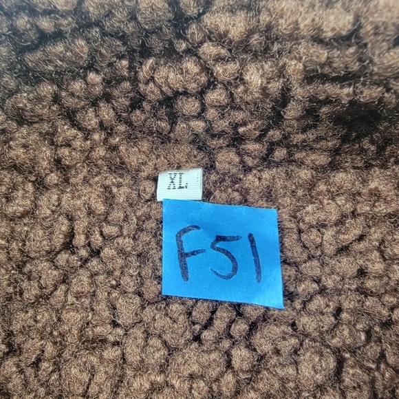 NWOT Sherpa lined snap and zip front Aztec print jacket - Picture 5 of 5